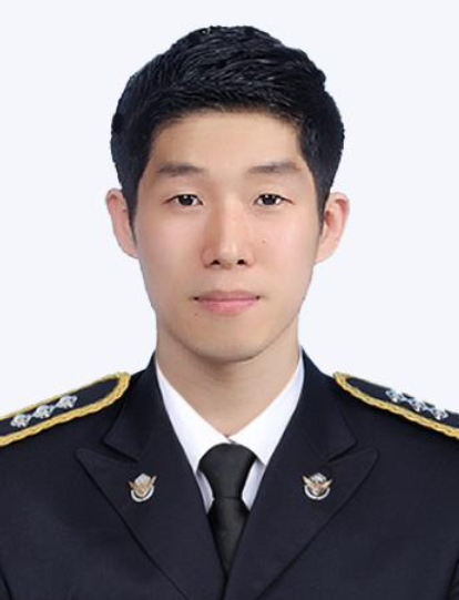 钻石配资 脱下救生衣后不慎被海水冲走, 韩国34岁海警为救中国老人牺牲